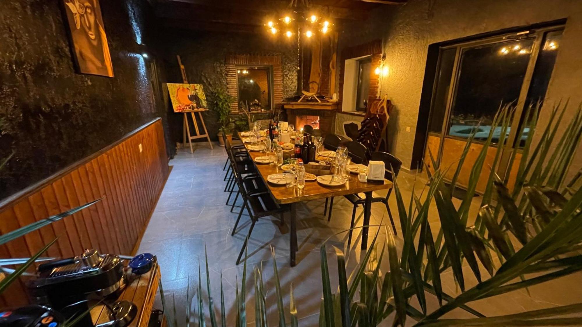 T'mogvi Hotel Hobbiton Near Vardzia Caves מראה חיצוני תמונה